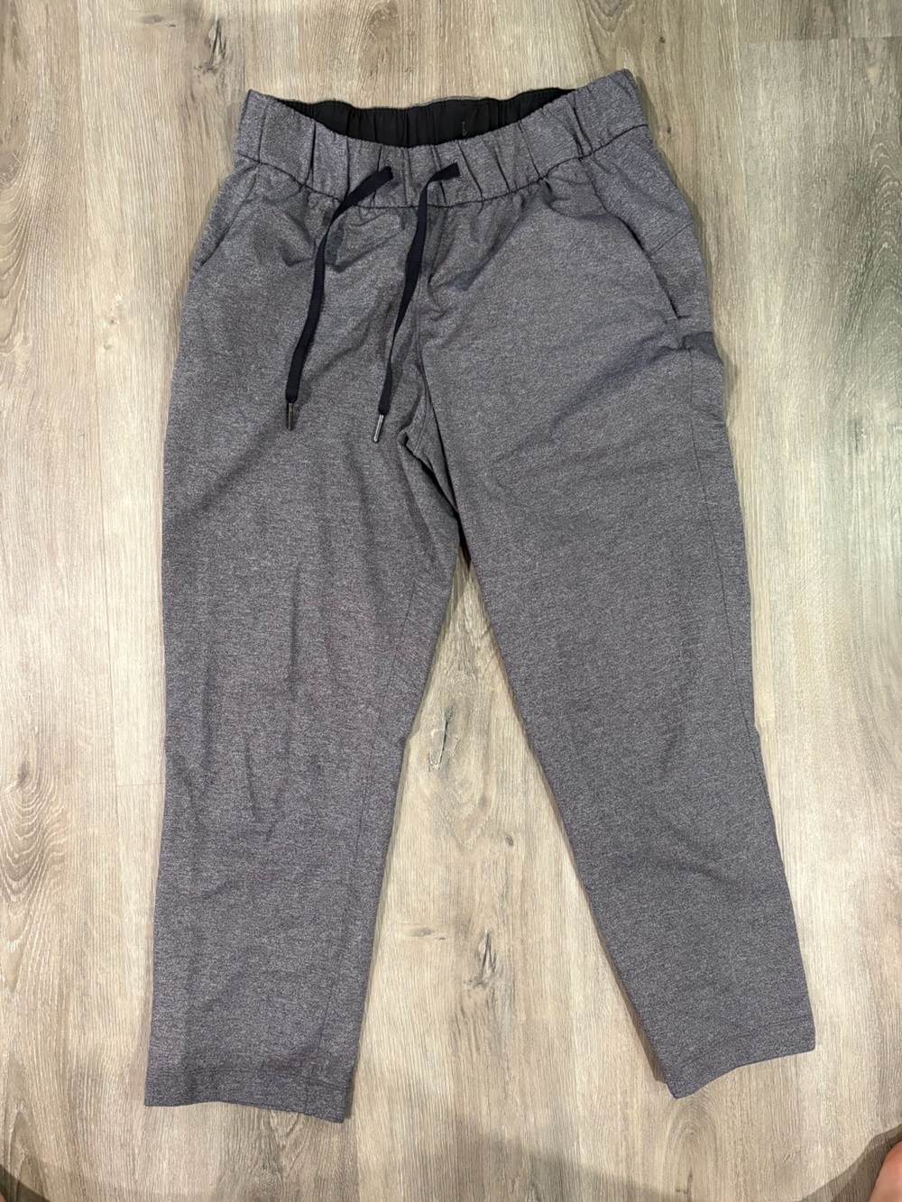 lululemon athletica Women's Gray Cropped Jogger Pants